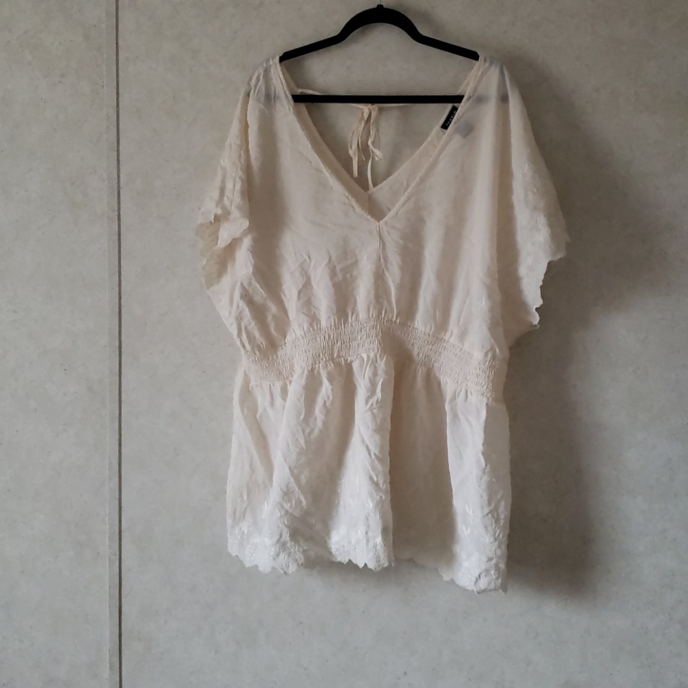 Ivory peasant top by Torrid size 4